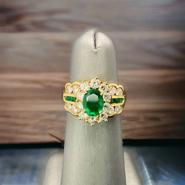 Emerald Diamond Ring 14kt Yellow Gold – Luxurious Craftsmanship Cocktail Ring Platinum Jewelers MS