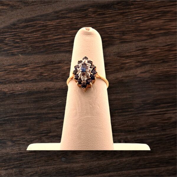 10kt Yellow Gold Sapphire Ring