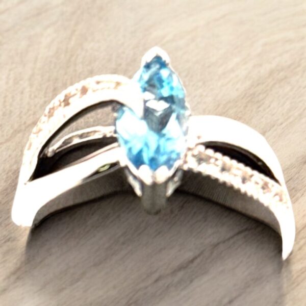 1.12 Carat Swiss Blue Topaz with White Topaz Accent Stones Sterling Silver Ring - Image 4