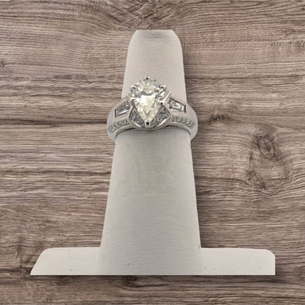 Platinum Pear Shaped Bridal with Kite Cut sides - Certified - Image 2