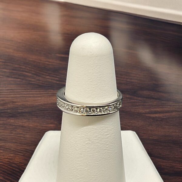 Diamond Channel Band