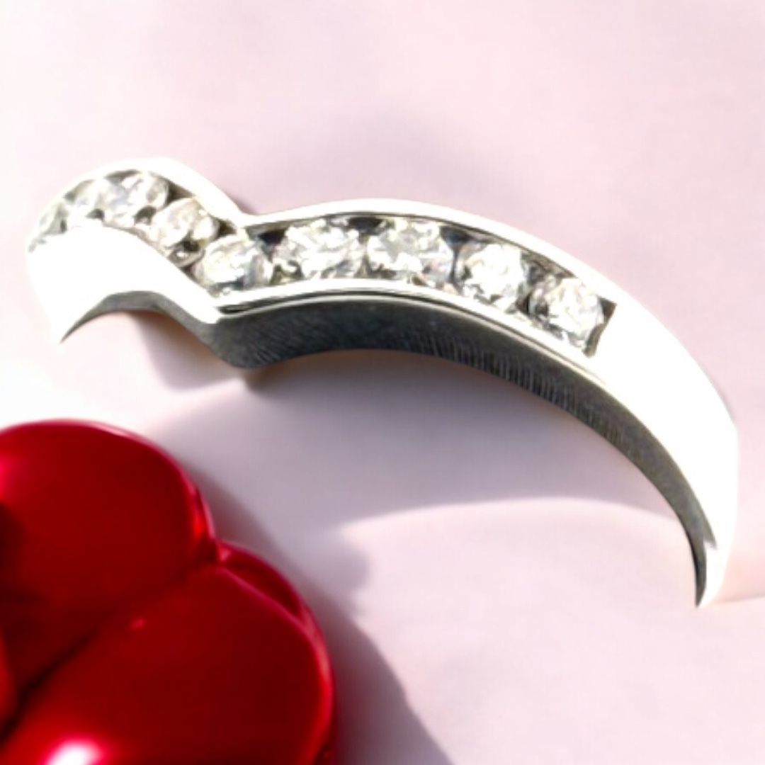 14kt White Gold V-Shape Diamond Band Anniversary Platinum Jewelers MS 14kt White Gold V-Shape Diamond Band