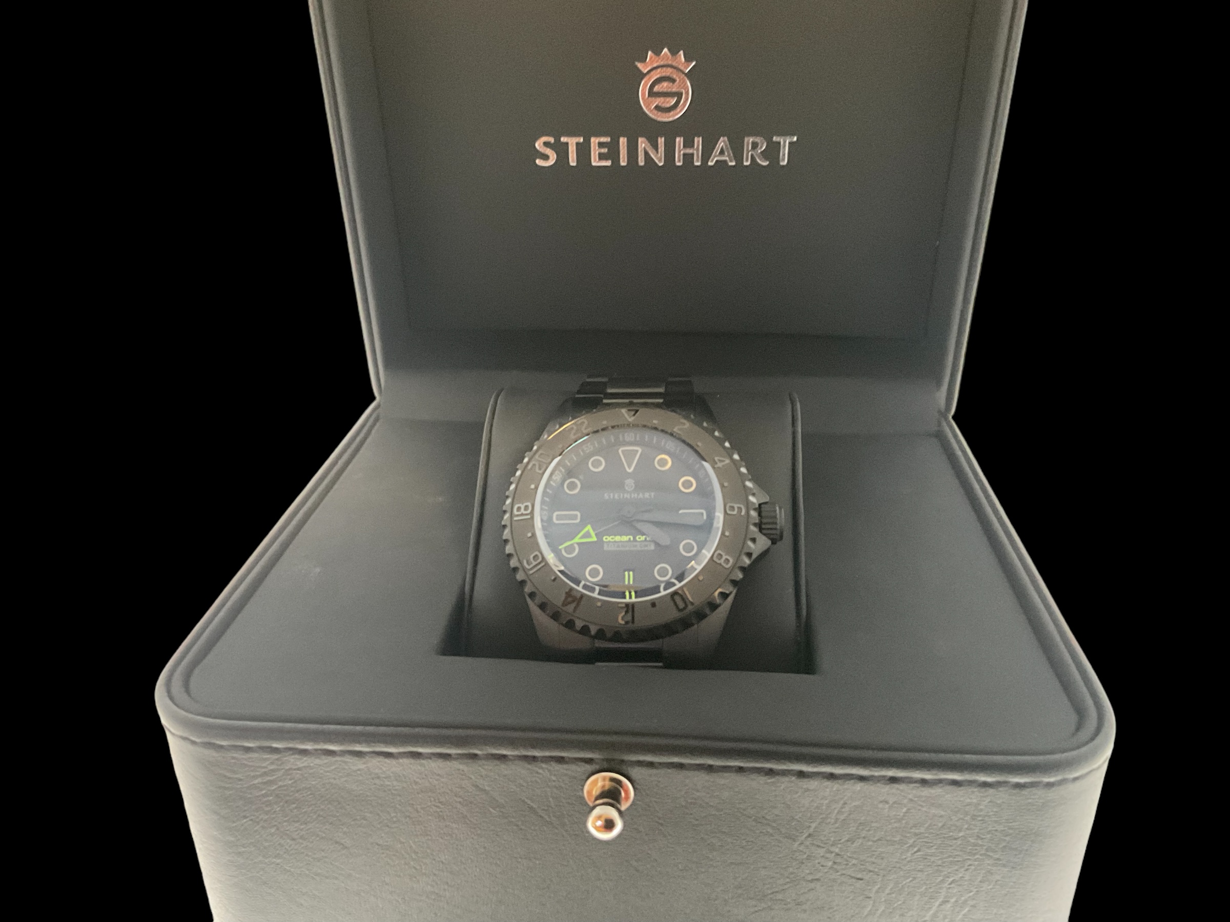 STEINHART Ocean One Titanium GMT Phantom 42MM Green Automatic Swiss Mens Platinum Jewelers MS STEINHART Ocean One Titanium GMT Phantom 42MM Green Automatic Swiss - Image 7